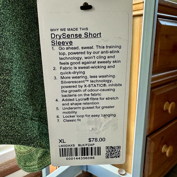 Lululemon Drysense Training Short Sleeve Shirt in Black / Faded Zap - Picture 7 of 12